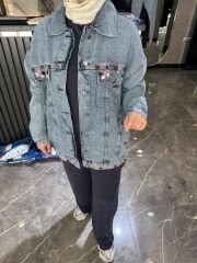 RENKLİ DÜĞME İŞLEMELİ KOT CEKET