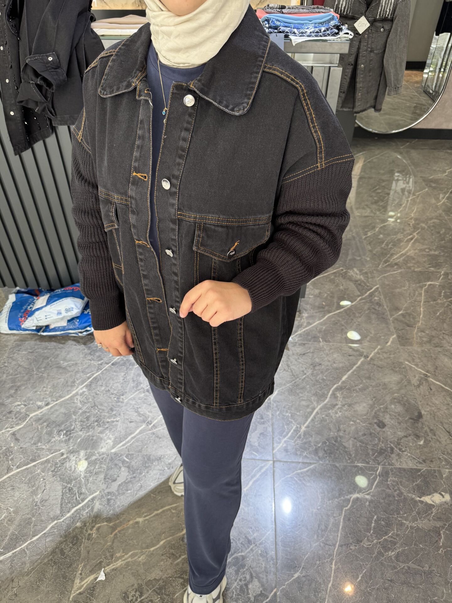 KOLU TRİKO DETAY KOT CEKET