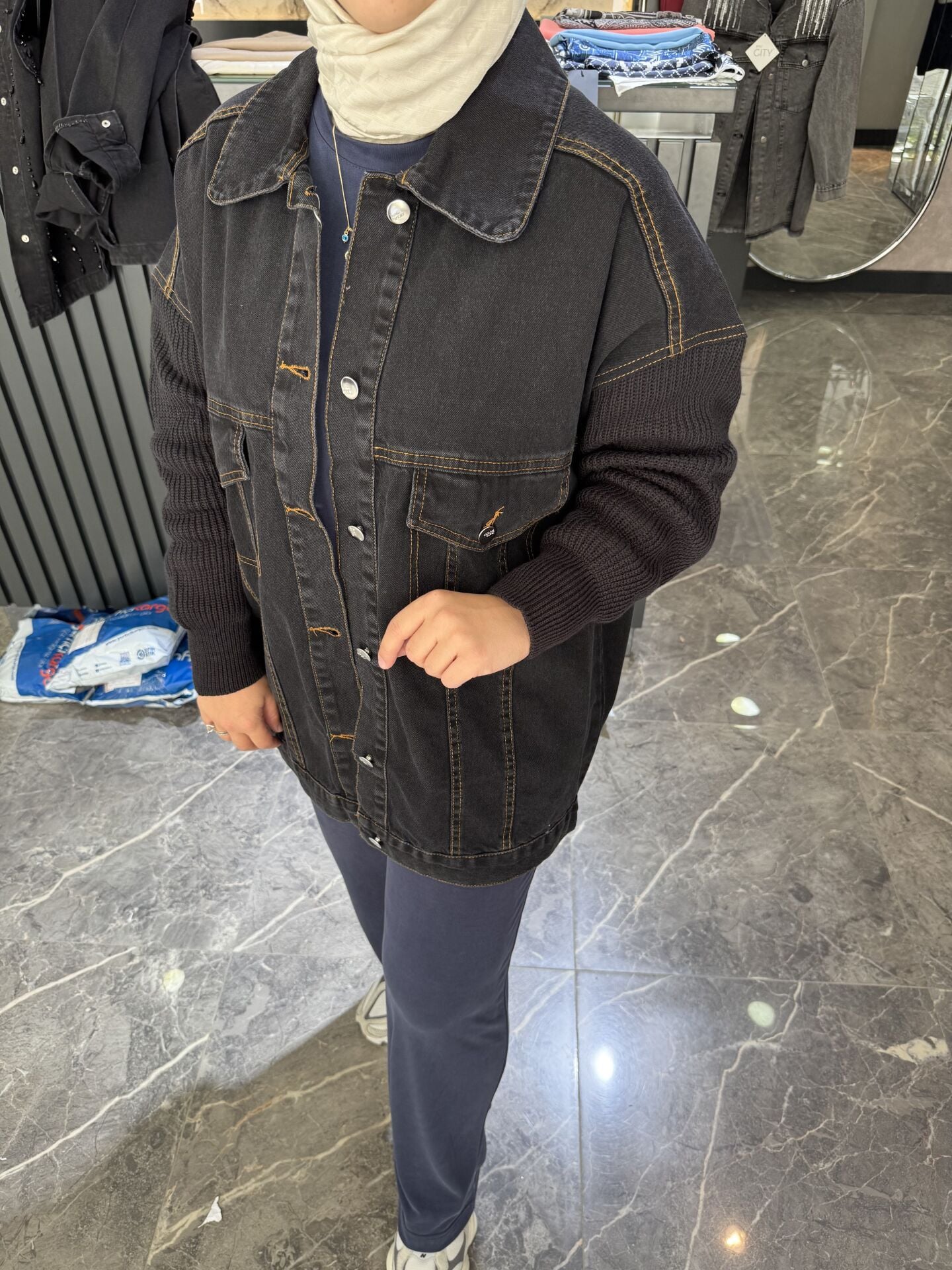 KOLU TRİKO DETAY KOT CEKET