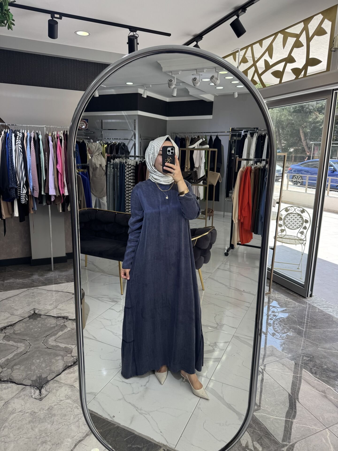 HAKİM YAKA DÜZ İPEK KUPRA ELBİSE